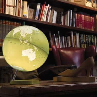 Light & Color Globe (green) Illuminated