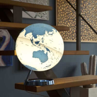 Light & Color Globe (hot blue) Lifestyle